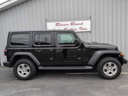 Used 2021 Jeep Wrangler Unlimited Sport AWD/4WD image 5