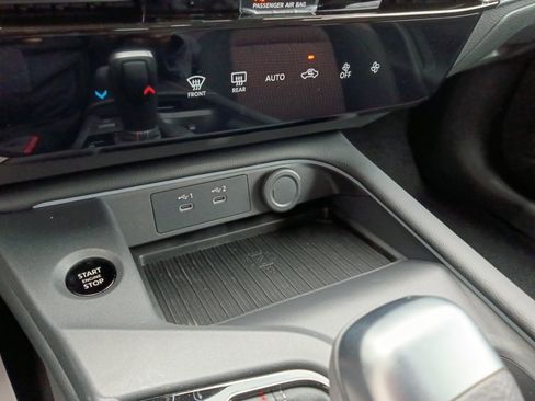 New 2026 Nissan Sentra SR w/ Floor Mat Package FWD image 19