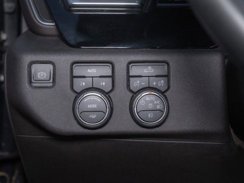 Used 2023 Chevrolet Silverado 1500 RST AWD/4WD image 18