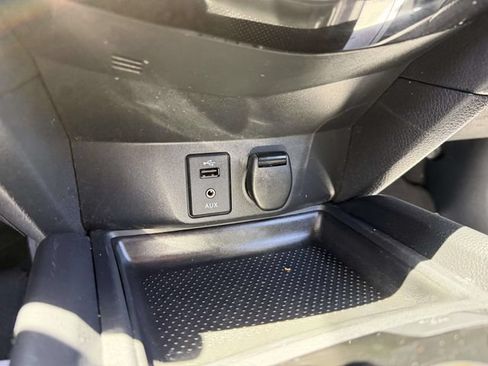 Used 2016 Nissan Rogue SV AWD/4WD image 21