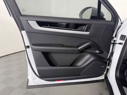 Certified 2024 Porsche Cayenne S image 17