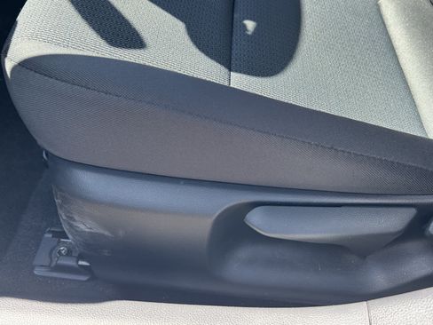 Used 2025 Toyota Prius LE FWD image 14