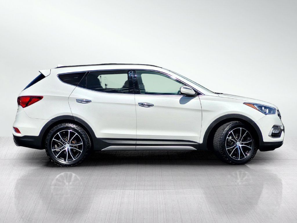 Used 2018 Hyundai Santa Fe Sport w/ 2.0T Ultimate Tech Package 05 AWD/4WD image 3