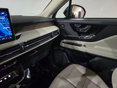 New 2025 Lincoln Corsair Reserve w/ Equipment Group 202A image 32