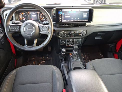 Used 2024 Jeep Wrangler Unlimited Sport AWD/4WD image 10