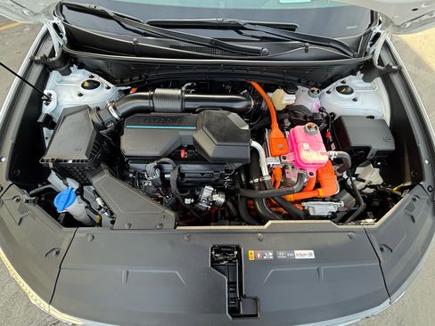 Used 2025 Hyundai Tucson Limited image 8