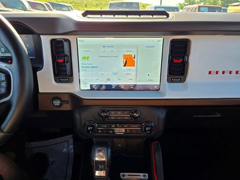 Used 2023 Ford Bronco Heritage Edition AWD/4WD image 19