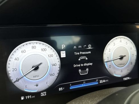 Used 2026 Hyundai Elantra Limited FWD image 16