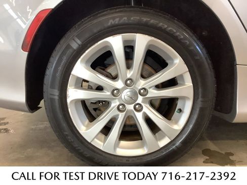 Used 2015 Chrysler 200 Limited w/ Convenience Group FWD image 20
