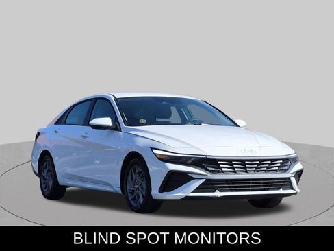 Used 2026 Hyundai Elantra Hybrid FWD image 3