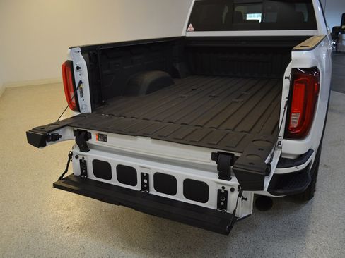 Used 2023 GMC Sierra 2500 Denali w/ Denali Ultimate Package AWD/4WD image 14
