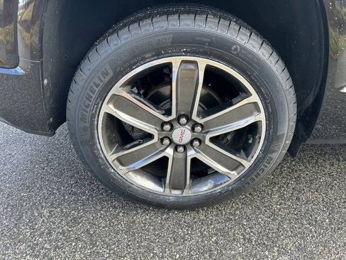 Used 2017 GMC Acadia Denali w/ LPO, Cargo Package image 23