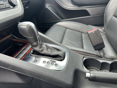 Used 2012 Volkswagen Eos Lux FWD image 18