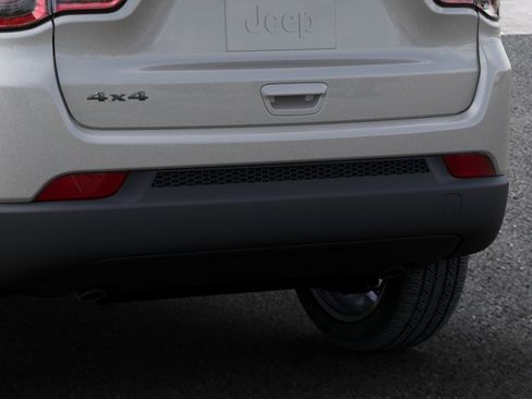 New 2026 Jeep Compass Latitude image 13