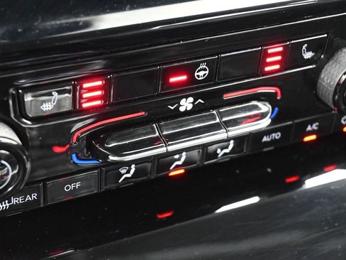 Used 2023 Jeep Grand Cherokee L Limited image 23