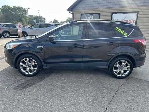 Used 2016 Ford Escape SE w/ SE Leather Comfort Package AWD/4WD image 8