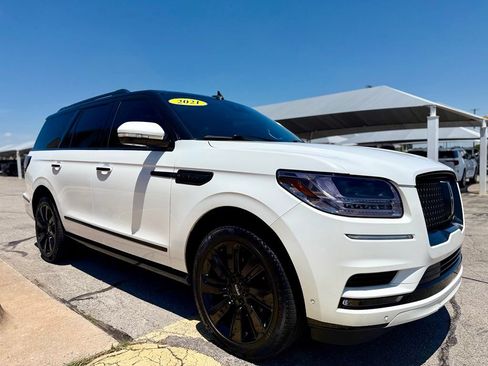 Used 2021 Lincoln Navigator Reserve AWD/4WD image 3