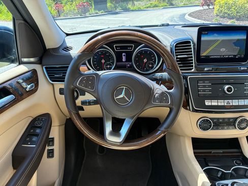 Used 2017 Mercedes-Benz GLS 450 4MATIC image 14