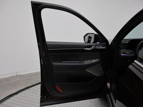 Used 2023 Hyundai Palisade Calligraphy image 15