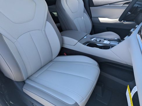 Certified 2027 INFINITI QX60 Luxe w/ Family Package FWD image 28