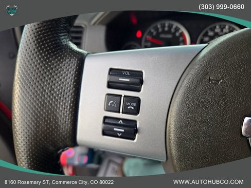 Used 2011 Nissan Pathfinder LE image 22