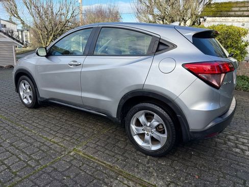 Used 2016 Honda HR-V LX image 3