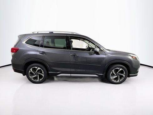 Used 2023 Subaru Forester Touring AWD/4WD image 4