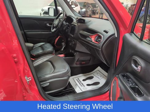 Used 2018 Jeep Renegade Trailhawk AWD/4WD image 9