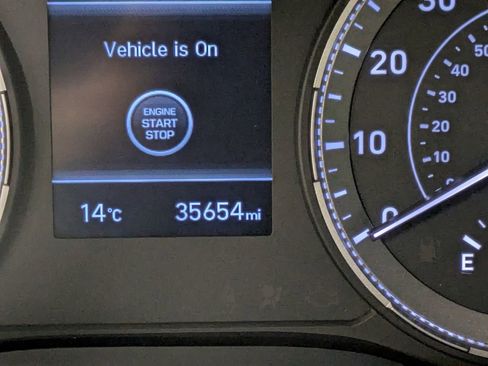 Used 2021 Hyundai Venue SEL w/ Premium Package image 17