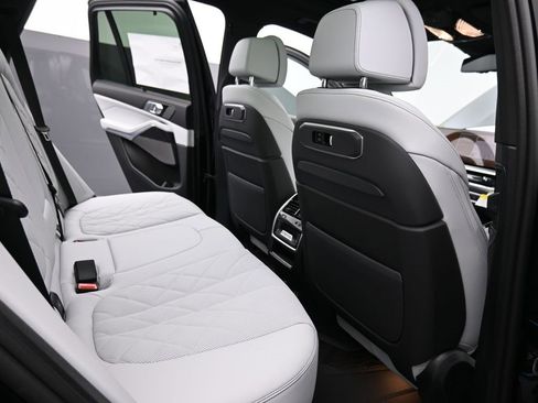 New 2026 BMW X5 xDrive50e w/ Executive Package image 19