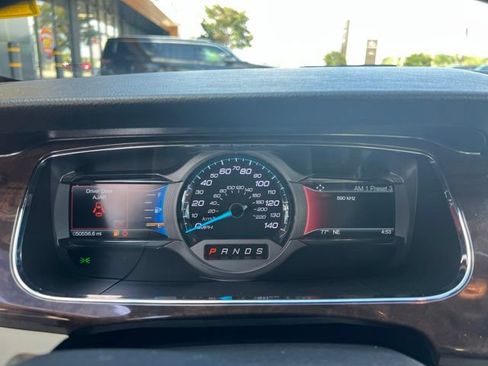 Used 2018 Ford Taurus Limited FWD image 9