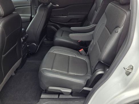 Used 2023 GMC Acadia SLT w/ Technology Package image 5