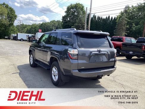 Used 2022 Toyota 4Runner SR5 Premium w/ Moonroof Package AWD/4WD image 5