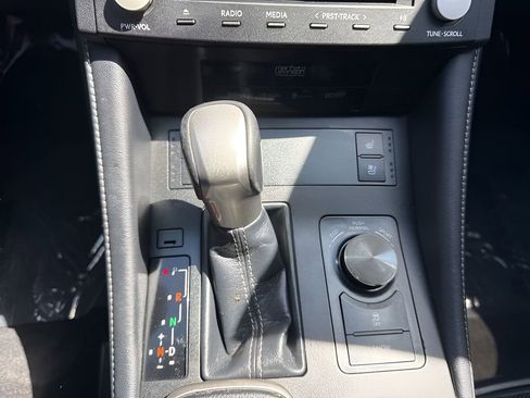 Used 2015 Lexus RC 350 w/ Luxury Package RWD image 19