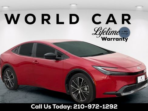 Used 2024 Toyota Prius XLE FWD image 1