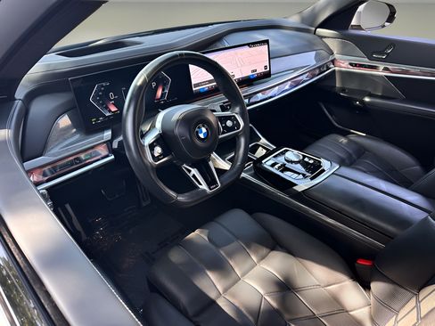 Used 2023 BMW 760i xDrive w/ Parking Assistance Package AWD/4WD image 17