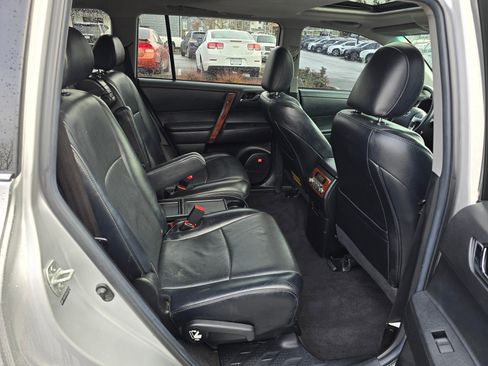 Used 2013 Toyota Highlander Limited image 32