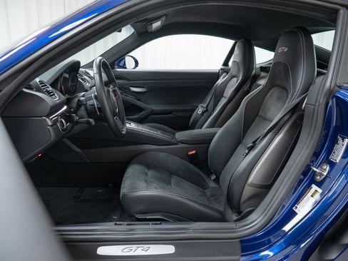 Certified 2021 Porsche 718 Cayman GT4 RWD image 19