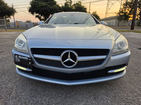 Used 2015 Mercedes-Benz SLK 250 image 3