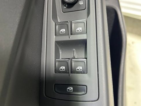 Used 2024 Volkswagen Golf R 4-Door AWD/4WD image 11