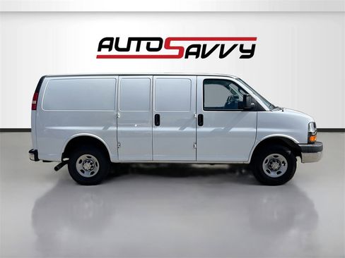 Used 2024 Chevrolet Express 2500 w/ Driver Convenience Package image 8
