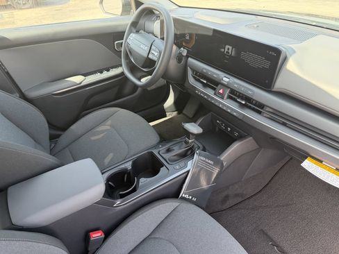 New 2026 Kia K4 FWD image 13