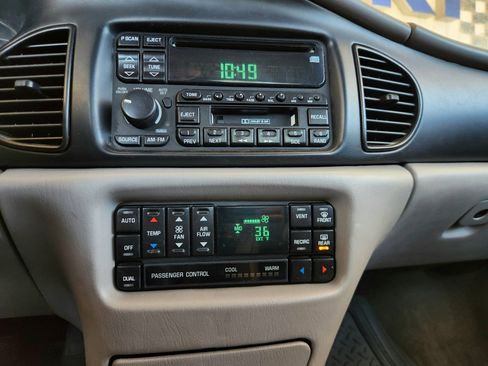 Used 2000 Buick Regal LS w/ Prestige Pkg FWD image 8