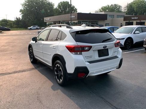 Used 2022 Subaru Crosstrek 2.0i Premium image 3
