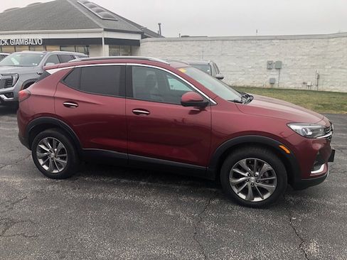 Used 2022 Buick Encore GX Essence w/ Experience Buick Package image 4