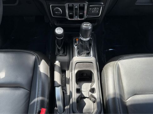 Used 2022 Jeep Wrangler Unlimited Sahara w/ Cold Weather Group image 25