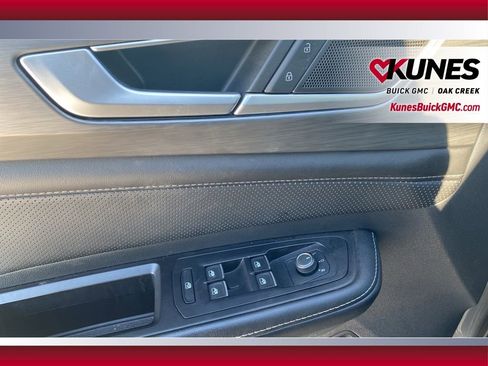 Used 2024 Volkswagen Atlas Cross Sport SE image 9