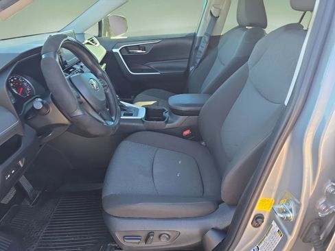 Used 2022 Toyota RAV4 XLE image 12