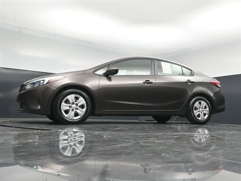 Used 2018 Kia Forte LX FWD image 26