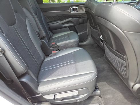 Used 2023 Kia Sorento SX FWD image 18